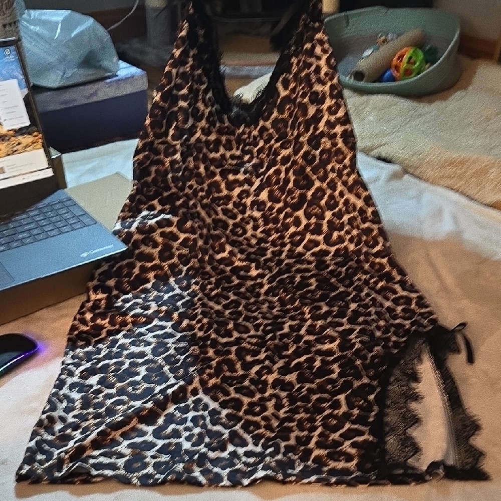 Elegant Leopard Print Lace Pajama Set